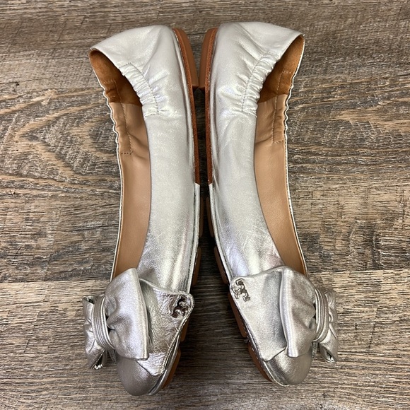 Tory Burch Silver Metallic Leather Ballet Flats Size 8 - Picture 8 of 13